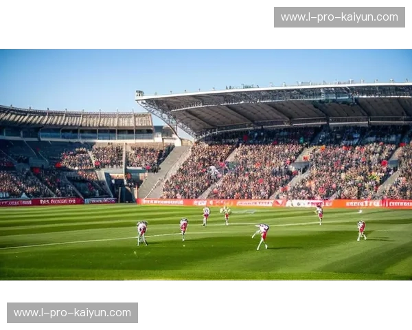 鹿岛与权：绿茵场上的图腾进化与权力游戏的终极博弈